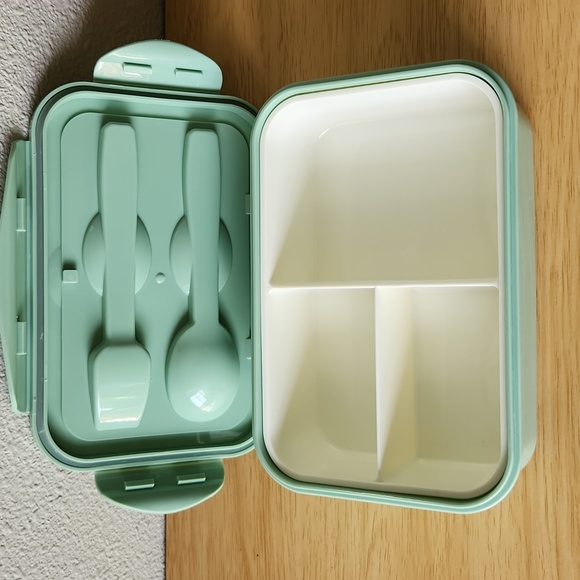 Leak-Proof Lunch Container with Spoon & Fork, Bento Lunch Box with 3 Compartment - Picture 3 of 10